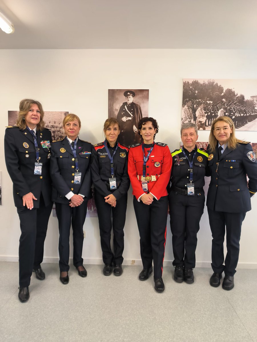 Comienzan las Jornadas Mujer Policía en Murcia. Un espacio para compartir experiencias y buenas prácticas en materia de igualdad. <a href="/ertzaintzaEJGV/">Ertzaintza</a> <a href="/MurciaPolicia/">Policía Local Murcia</a>