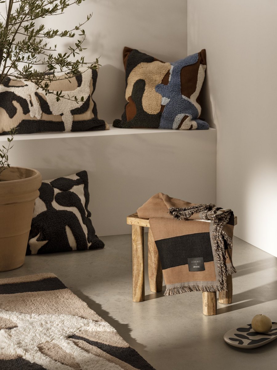 LoveslavePhola's tweet photo. Lulama Wolf x H&amp;M Home 🥹🤍 https://t.co/9C2dk9BTCb