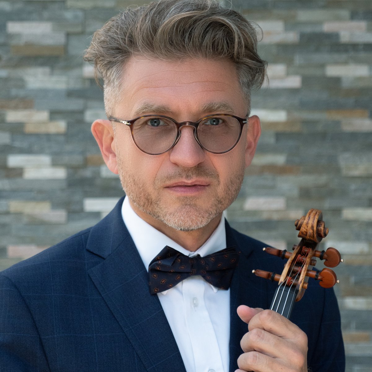 HWieniawski's tweet photo. @WarsawPhil: 10 i 11 marca Bartłomiej Nizioł, Laureat I nagrody i trzykrotny Juror Międzynarodowego Konkursu Skrzypcowego im. Henryka Wieniawskiego, wykona "Mity" Karola Szymanowskiego w instrumentacji Willema Strietmana. Będzie to pierwsze wykonanie tej aranżacji w Polsce! https://t.co/uSRcWtQB85