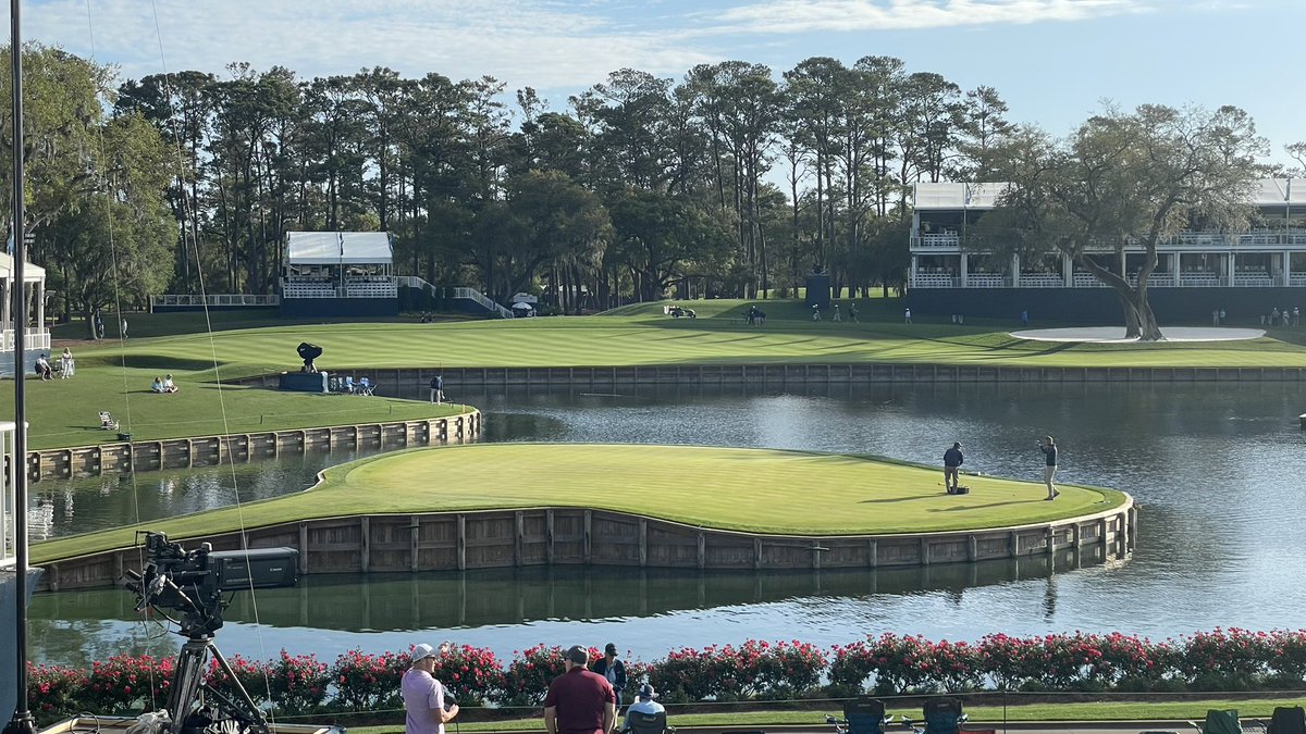 The infamous #17 being set now. #THEPLAYERS