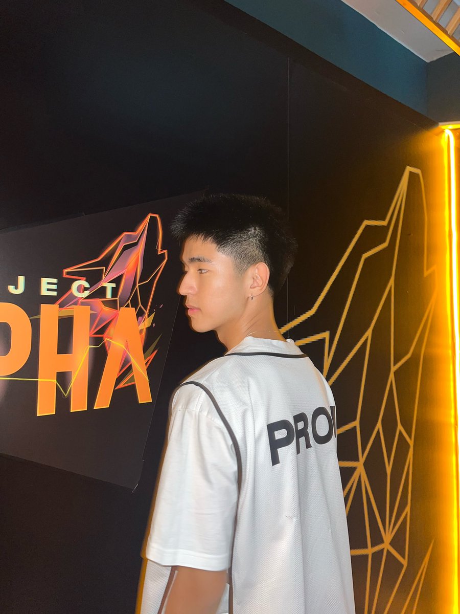 promkcy's tweet image. ได้ลองเป็นอัลฟ่าเเล้ว เก้าอี้นั่งสบายดี เเต่อากาศข้างบนเย็นไปนิด ลงดีกว่า 55555 #ProjectAlphaTHFinalEP #ProjectAlphaTH