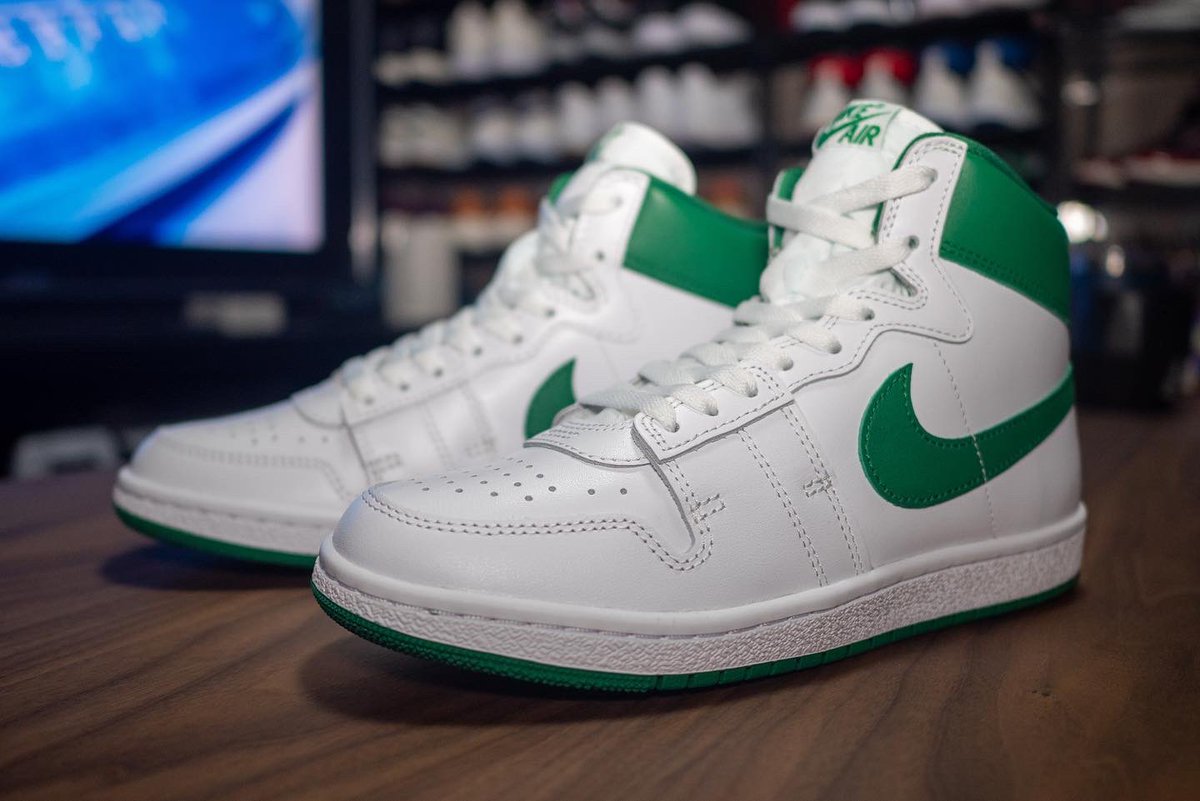 grigioalloy's tweet photo. - 今日のズック / TODAY'S KICKS -
「Nike Air Ship SP "Pine Green"」
先日END.で当選したエアシップ。
クラシカルでシンプルなデザインとカラーブロックも大変好み。
STYLE CODE : DX4976-103
#NIKE #AIRSHIP #PANEGREEN #END #ENDCLOTHING #SNKRS #SNEAKERS #KICKS #KICKSGRAM https://t.co/rhKWLTQqgc