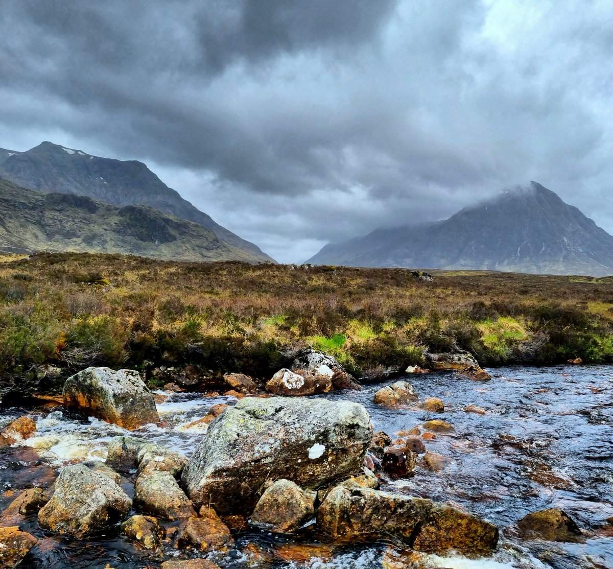 A walkers paradise-  glorious Glencoe always delivers- Happy Thursday friends 
#ScotlandisNow #StormHour #photography #photooftheday #landscape #OutAndAboutScotland #landscapephotography 
<a href="/VisitScotland/">VisitScotland</a> <a href="/ScotsMagazine/">ScotsMagazine</a> #friends #PhotoHour #stvsnaps #beautiful #thursdayvibes
