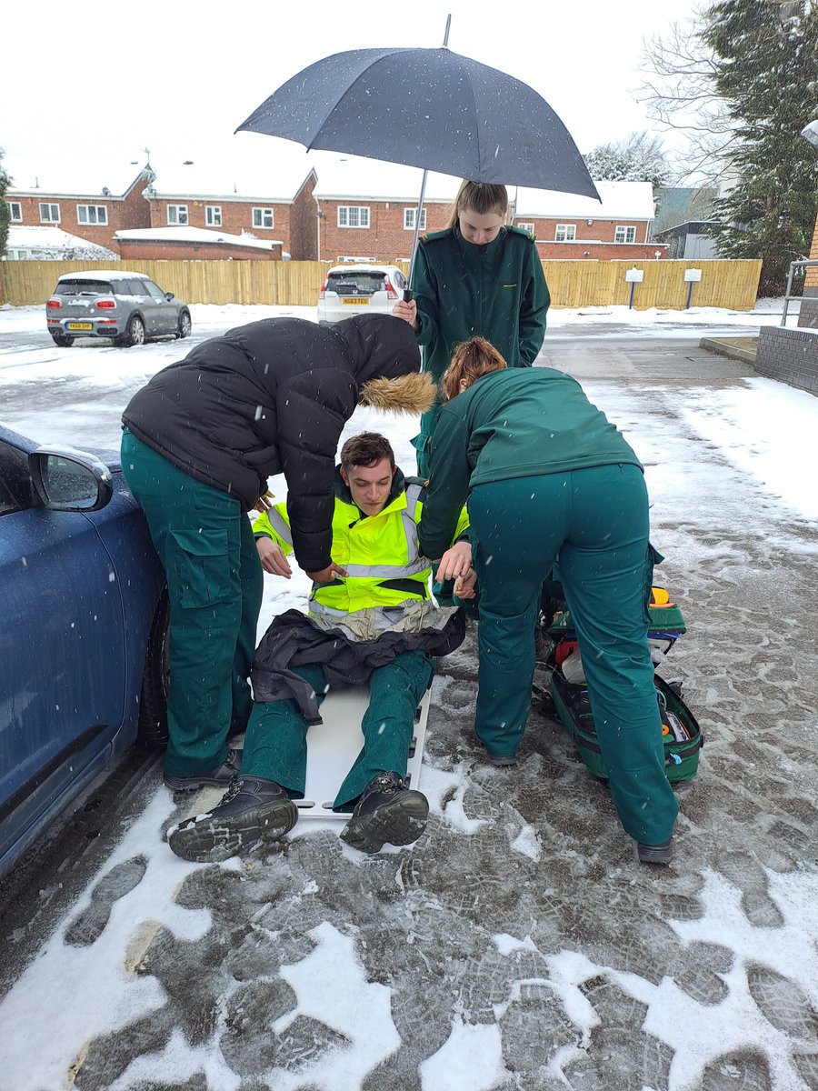 Well why not!! Good to do a little simulation outside 🙂🌨☃️🚑 #environment #nontechnicalskills