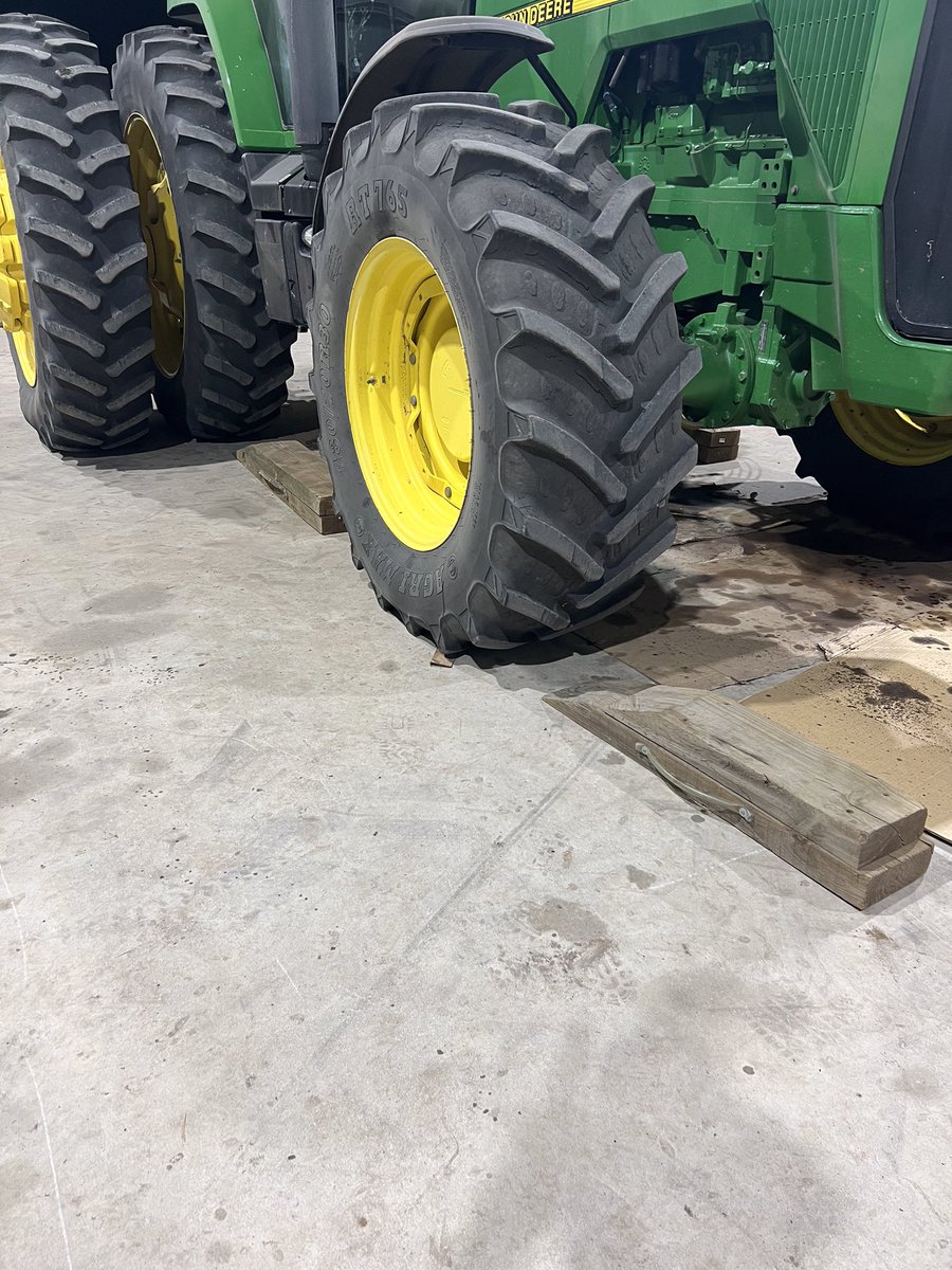RodPohlner's tweet image. Found these blocks give you a bit more room to move when changing the oil and filters in the back end of the tractor, there great for the truck too and the handle on the block makes that bit easier too