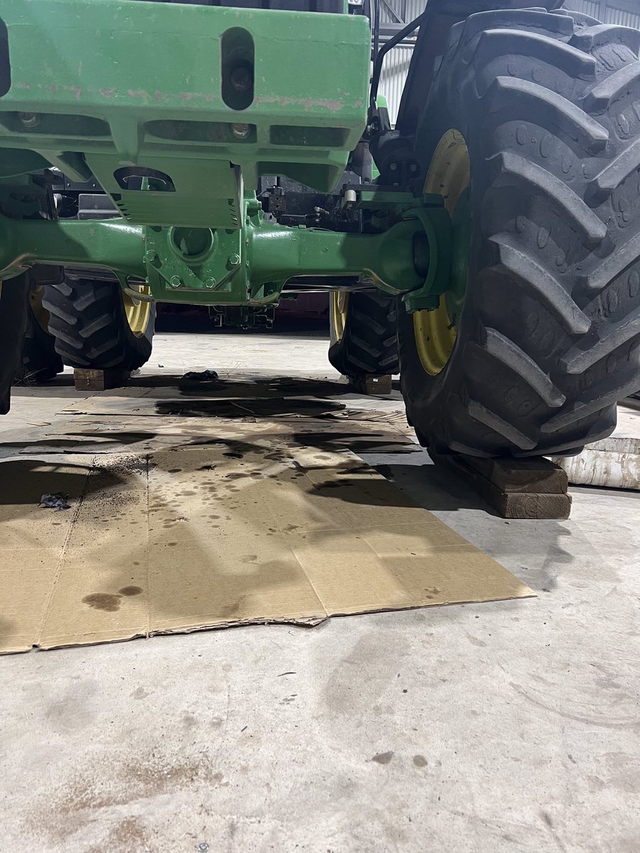 RodPohlner's tweet image. Found these blocks give you a bit more room to move when changing the oil and filters in the back end of the tractor, there great for the truck too and the handle on the block makes that bit easier too