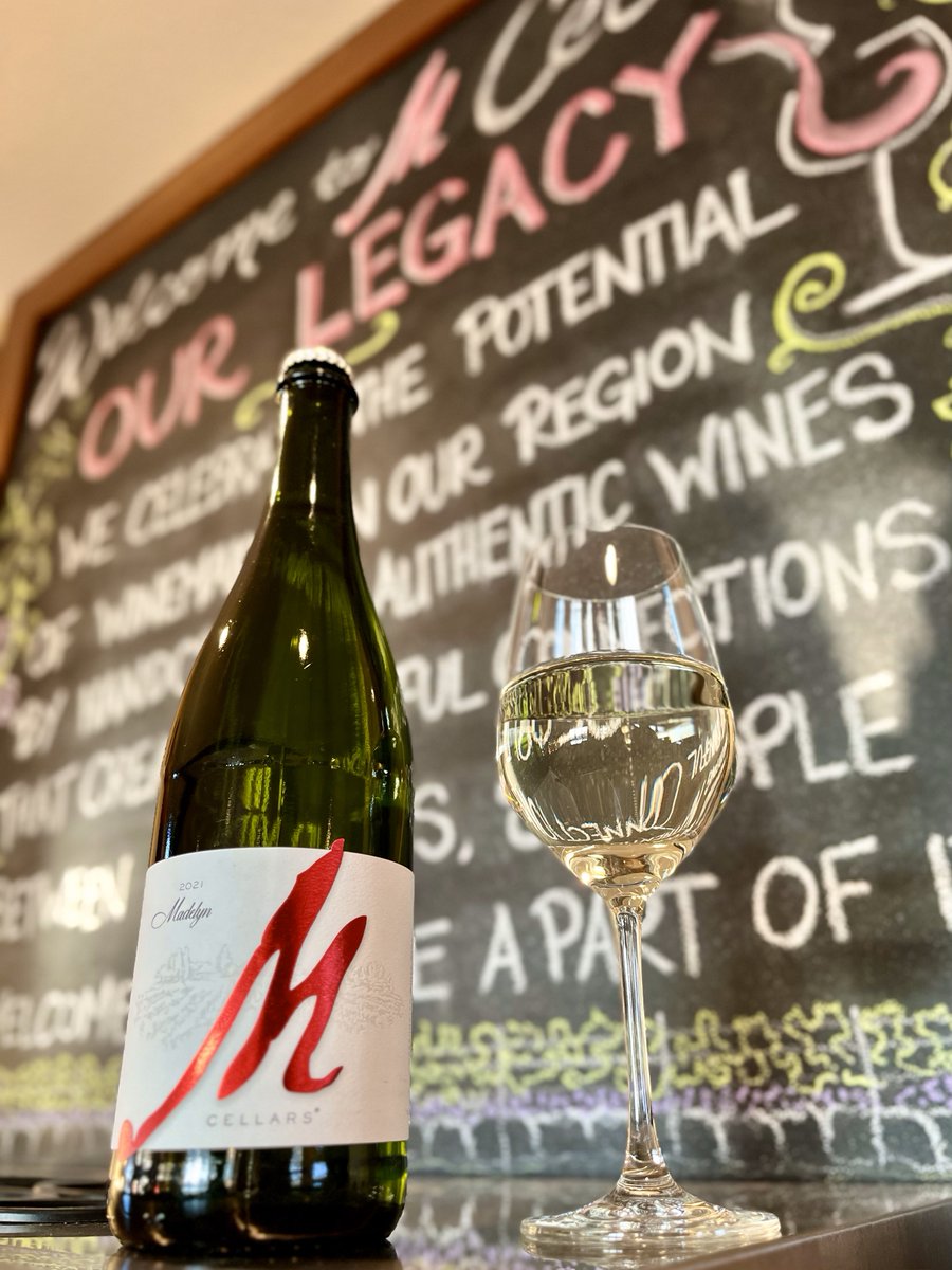 MCellarsOhio's tweet image. We open at noon, stop by for a tasting until 6:00 p.m.🥂🍾 If you can't make it today, come see us this weekend!

#livemusic #tastingroom #ilovewine #ohiowineries #winetasting #winelovers #wineoclock #mcellars #ohiowine #grandrivervalleywineregion #grandrivervalley