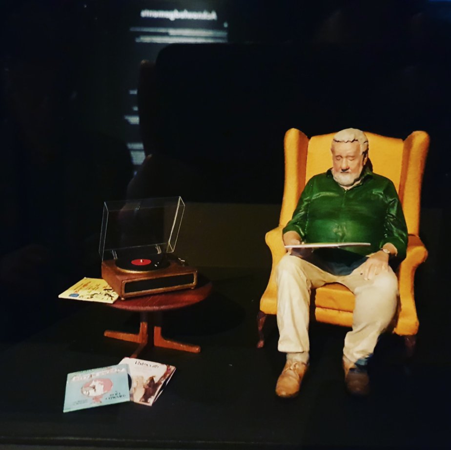 We are now hearing from <a href="/DrBenMacpherson/">Ben Macpherson</a> about what it means to collect a cast recording and the ideas of owning a collection. Ben discusses the V&amp;A exhibition "Re:Imaging Musicals" #StageStudioStore