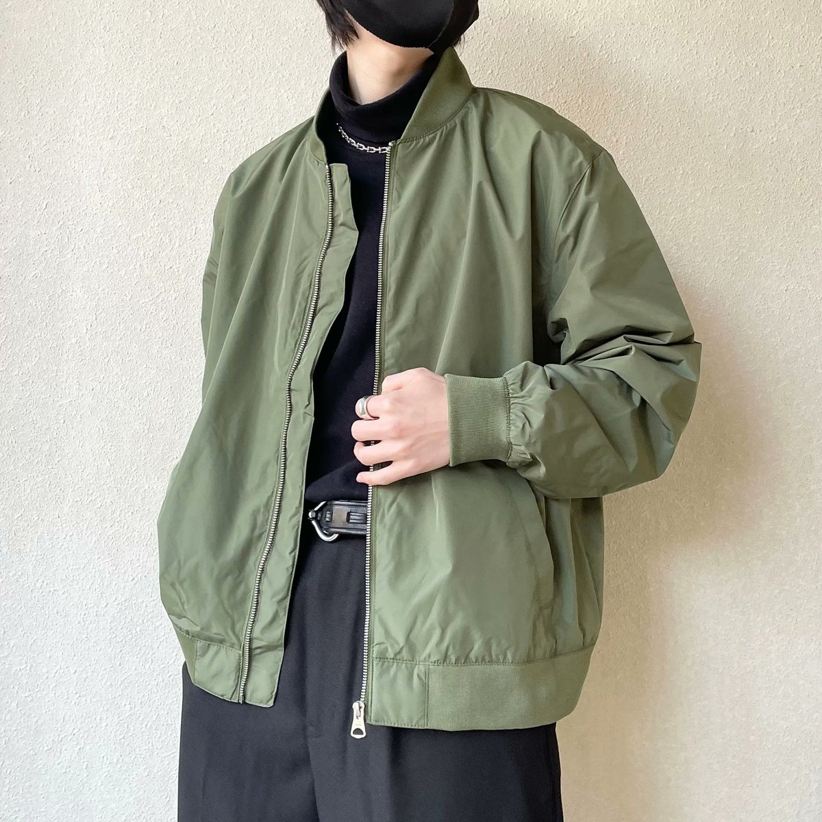 「【H&M】1枚でサマになる!着回し力が高い「楽ちんアウター」軽い着心地がたまらな」|BuzzFeed Japanのイラスト