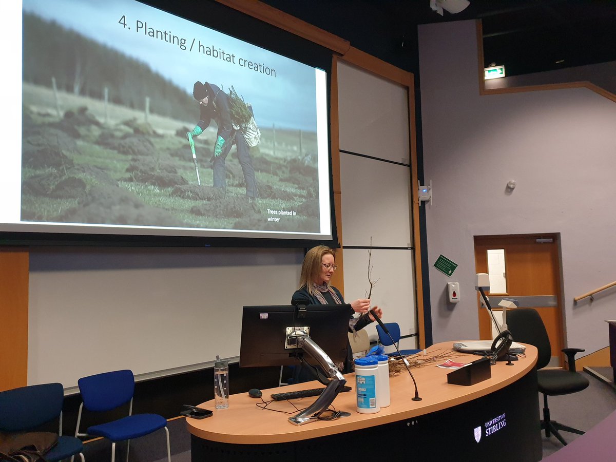 Off to a cracking start with our 'meet the expert' sessions for our #sustainablelandscapes field week. Jenny Mulgrew from JDM Woodland Management starts us off by sharing her experiences with #forestry and #EIAs @StirBES @UoS_EnvGeog