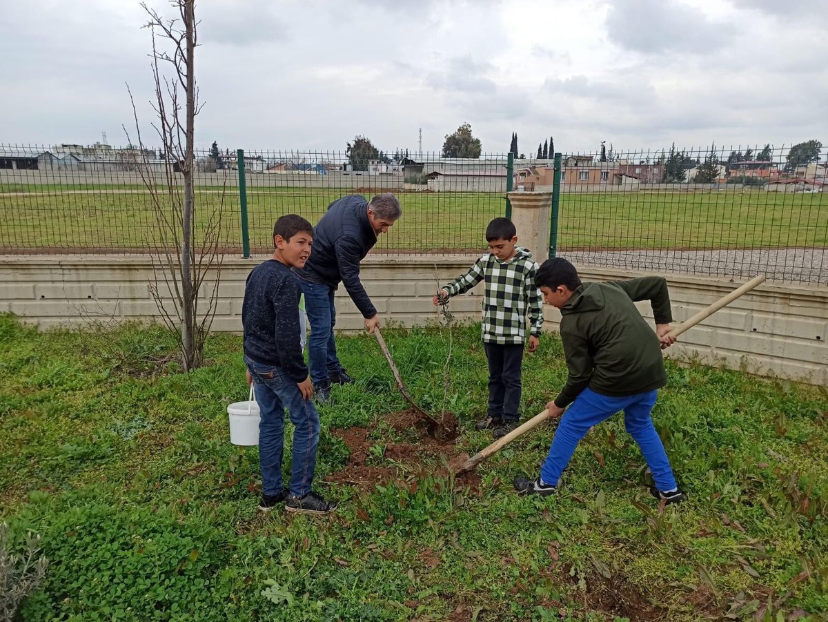 Babam vatanına milletine sonsuz bir şuurla bağlı çok başarılı bir devlet  memuruydu, ama 30 yıl hizmet ettiği devlet kendisini ve ailesini kurtarmaya gelemedi.