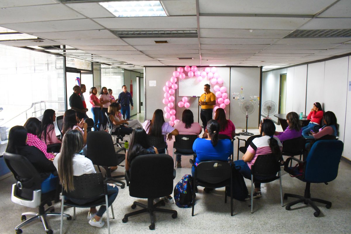 cvg_naviorca's tweet photo. #9Mar #EnFotos 📷 || 🌸 Con alegría conmemoramos el Día Internacional de la Mujer; un tiempo de actividades especiales para las trabajadoras esforzadas y valientes que hacen posible los servicios marítimos y fluviales 👩🏻‍💻⚓🚢👷🏽‍♀️ 
@CVG_Oficial @capjosehdez0

#ChávezSiempreChávez https://t.co/kYCdsdv372