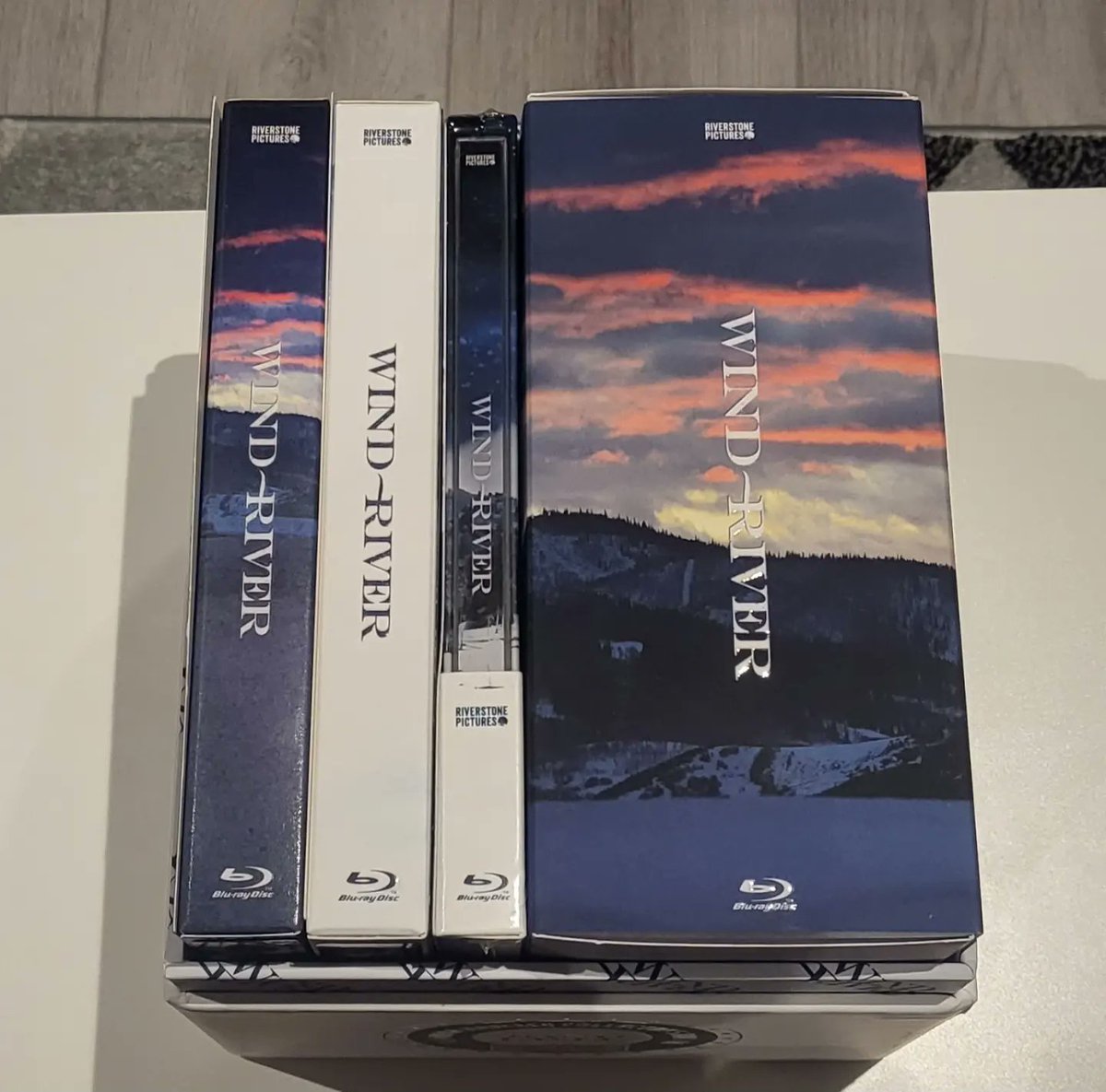 EuphoriaPictur1's tweet photo. It's great to see such an underrated movie like Wind River getting this kind of treatment.
https://t.co/vxcGZVQ0Je
#windriver #jeremyrenner #elizabetholsen #filmarena #bluray #bluraycollection #bluraycollector #blurayaddict #blurayjunkie https://t.co/xn8PHUsBUr