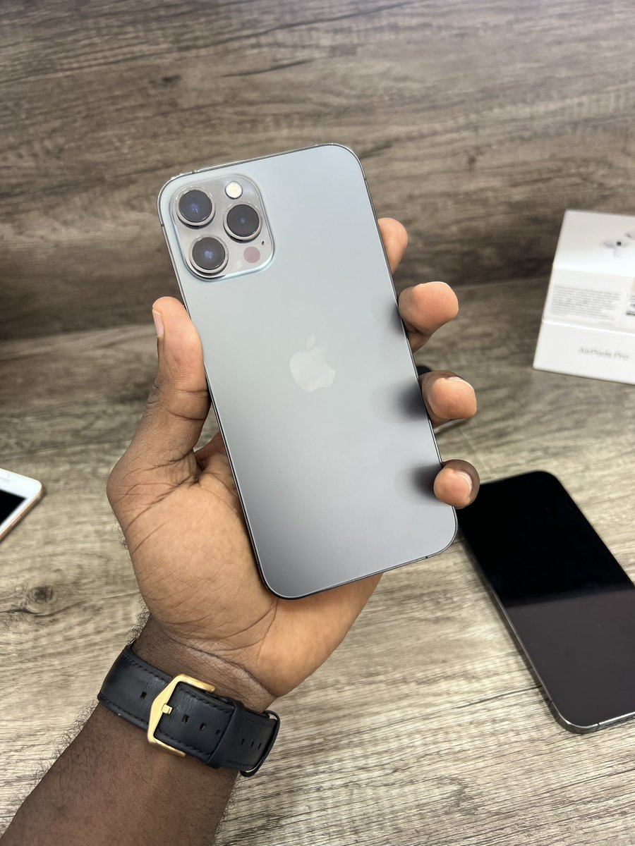 sja_electronics's tweet image. iPhone 12 Pro Max 512gb Factory Unlocked 🔋89% GH₵ 8,799

Option to SWAP
☎️055-328-9132