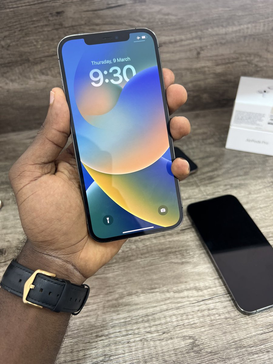 sja_electronics's tweet image. iPhone 12 Pro Max 512gb Factory Unlocked 🔋89% GH₵ 8,799

Option to SWAP
☎️055-328-9132