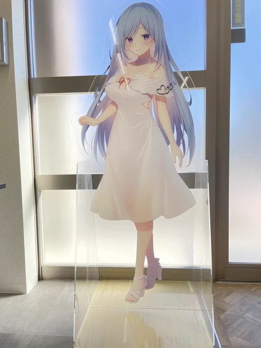 等身アクスタがトレンドしてるけど、かつて等身大アクスタ作ったやつがいてな。 