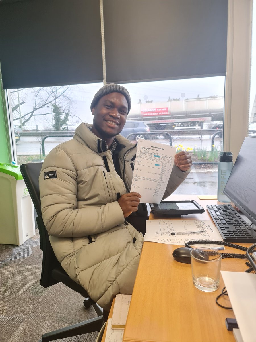 Yinks sitting in the hot seat 🔥 today #DayRunning 🌟 He's all set up to have a successful day. Using his OPs Plan to stay organised #LetsGetIt #Road2ASBM