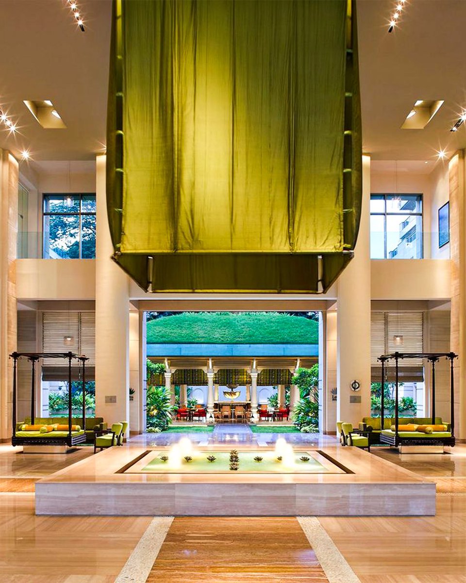 Explore lush green luxury at the #ITCGardenia, #Bengaluru, where verdant foliage inspires the décor, textiles & furniture. The gracious lobby design adds a touch of heritage while inviting you into the 'Living Room with a Living Roof' that boasts a sloping grass-covered roof.
