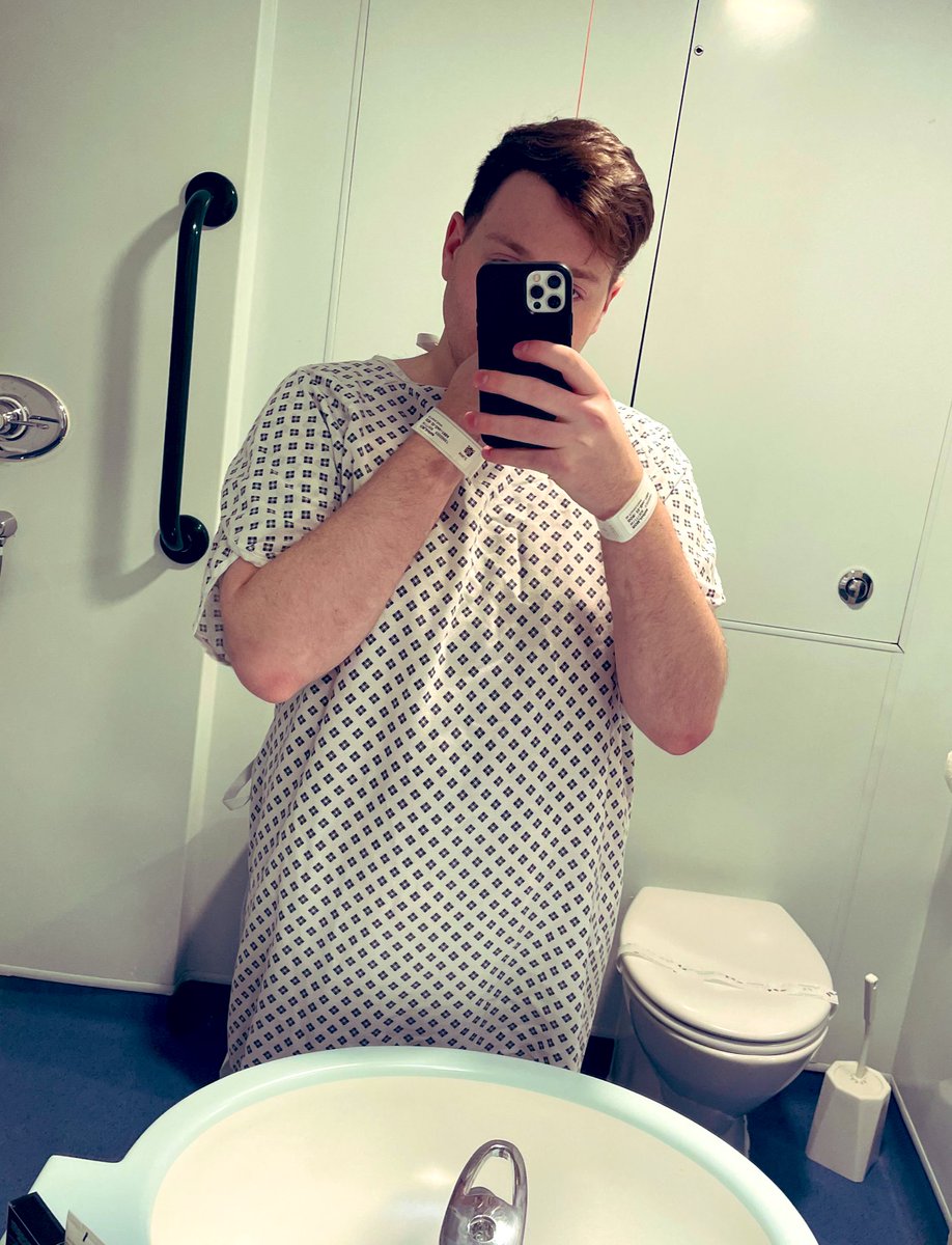 JoshRomOnAir's tweet photo. Well thats one way to end my Award Season 2023 coverage I guess 🤣
I’m out of action for at least the next week. @CharlotteAimee will have the latest with #AwardsWatch for @TheSunShowbiz
Lesson: Listen to your body. Health comes first. https://t.co/RPmwFgGFbI