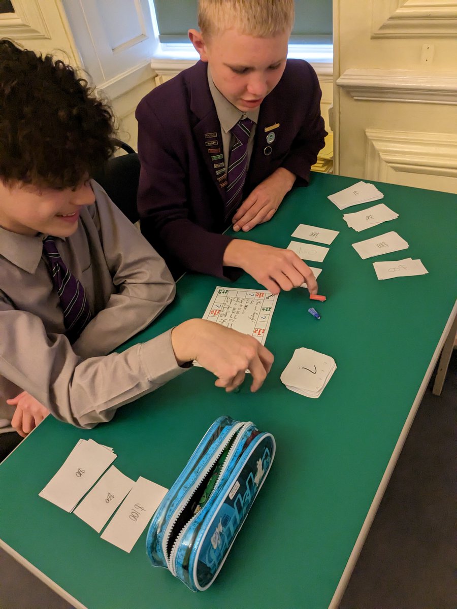 York House English tweet media