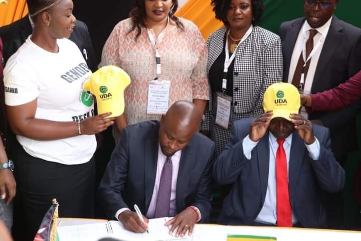 The Mbuku Michael🇰🇪 (@mbukumichael) on Twitter photo EALA Mp Hon Kanini Kega has Official Join <a href="/UDAKenya/">United Democratic Alliance, UDA.</a>.
Karibu Nyumbani Mhesh. EALA Mp Hon Kanini Kega has Official Join <a href="/UDAKenya/">United Democratic Alliance, UDA.</a>.
Karibu Nyumbani Mhesh.