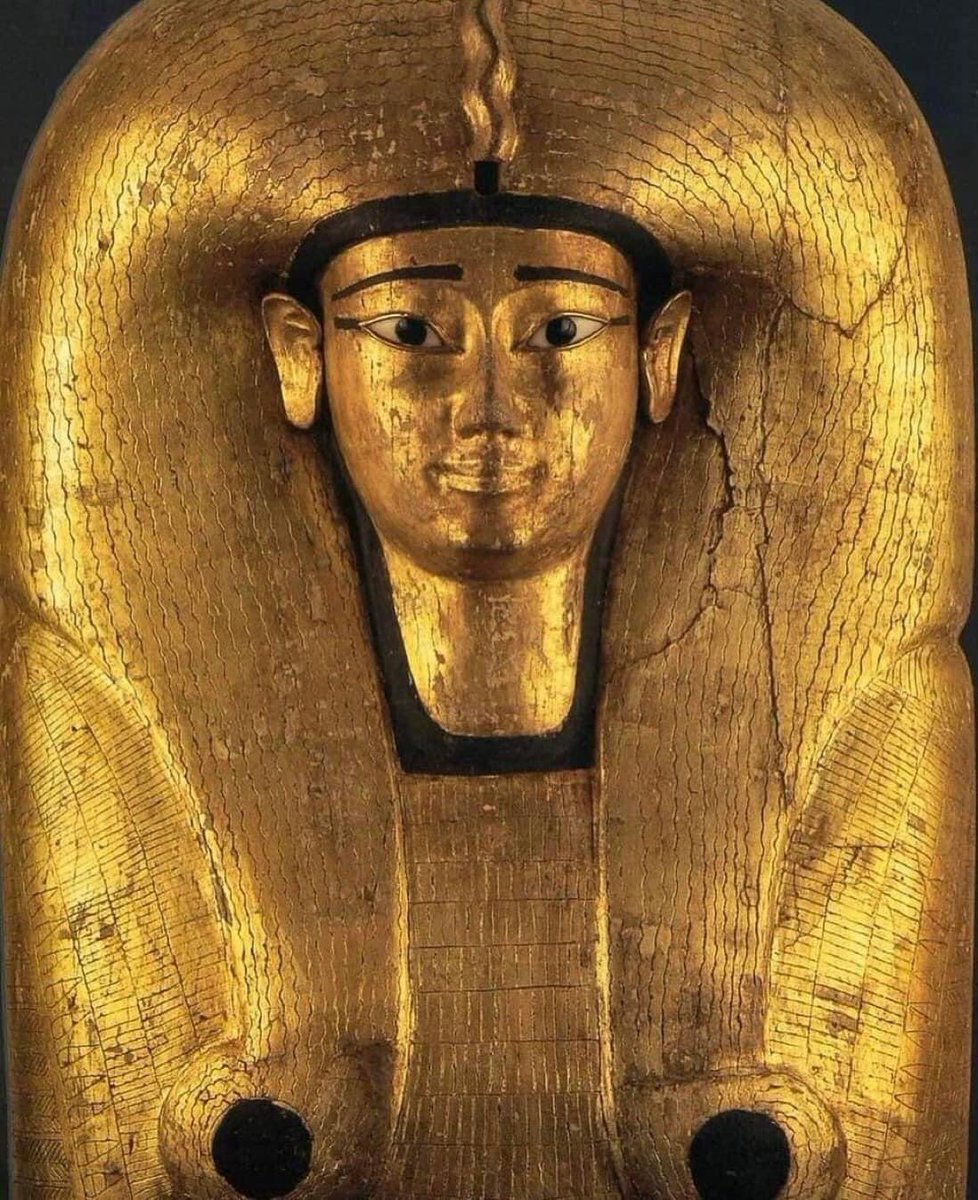Yesterday, on #internationalwomensday, the MoTA highlighted Queen #Ahhotep. Her story begins as a royal princess who married the warrior king Seqenenre Tao at the end of Dynasty 17. It is believed that she ruled #Egypt while her husband was in battle. 

#NewKingdom #AncientEgypt
