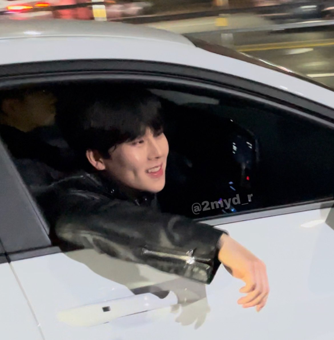 230309 #주헌 엠카 퇴근

오빠....