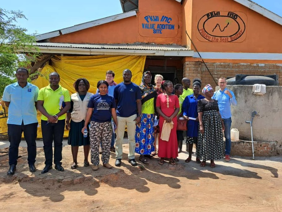 This week, we’ve been honoured to host a delegation from <a href="/IGG_NL/">NL Global Issues</a>, our donor, headed by <a href="/timmogaasbeek/">timmo gaasbeek</a> &amp; Hellen Kuria for a field visit to our partners <a href="/ByeffeFoods/">Byeffe foods</a>, <a href="/cooperative_p/">P'kwi Farmer to Farmer Cooperative</a>, Sebei Farmers' Sacco &amp; Acila Enterprises in Eastern Uganda

<a href="/NLinUganda/">Embassy of the Netherlands in Uganda</a> <a href="/Karin_Boven/">Karin Boven</a> @snv_uganda