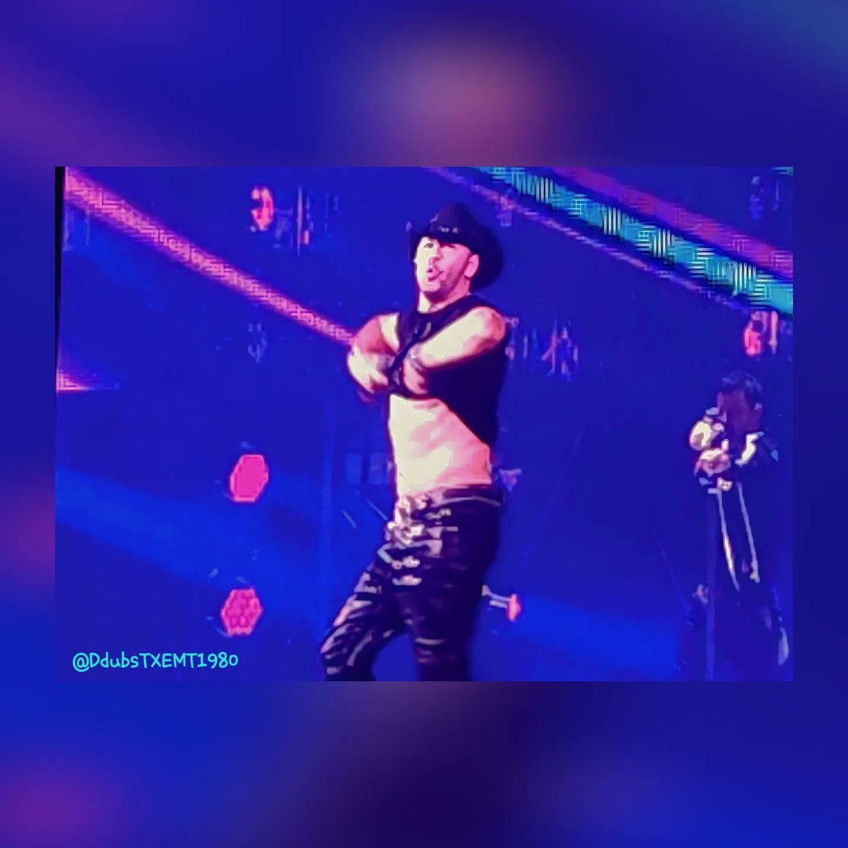 DdubsTXEMT1980's tweet photo. Good Morning #BlockheadArmy. Sorry for being MIA yesterday. I irritated that pulled muscle in my back at the afterparty and rested as much as I could for work today. I'm slow moving this morning but made it in. I'm glad everyone had a good time. 🤖❤️♾️💫🫶 https://t.co/sRH0js1Bcv