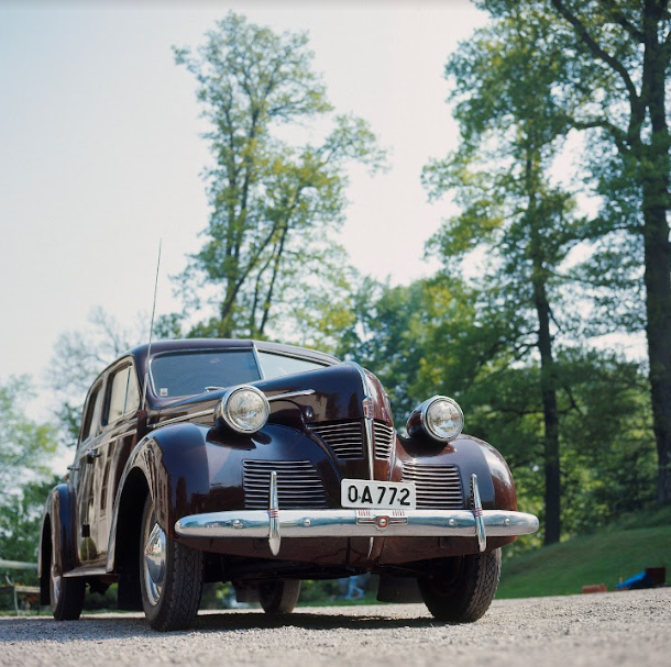 VendelCars's tweet photo. El PV60 fue el primer automóvil de #Volvo en la posguerra.

Resultó ser el último coche de 6 cilindros con motor tradicional. Además tuvo una gran popularidad en los años 40 gracias a su confort. 

https://t.co/C9mMQjRWyH https://t.co/65w7DEjyPu