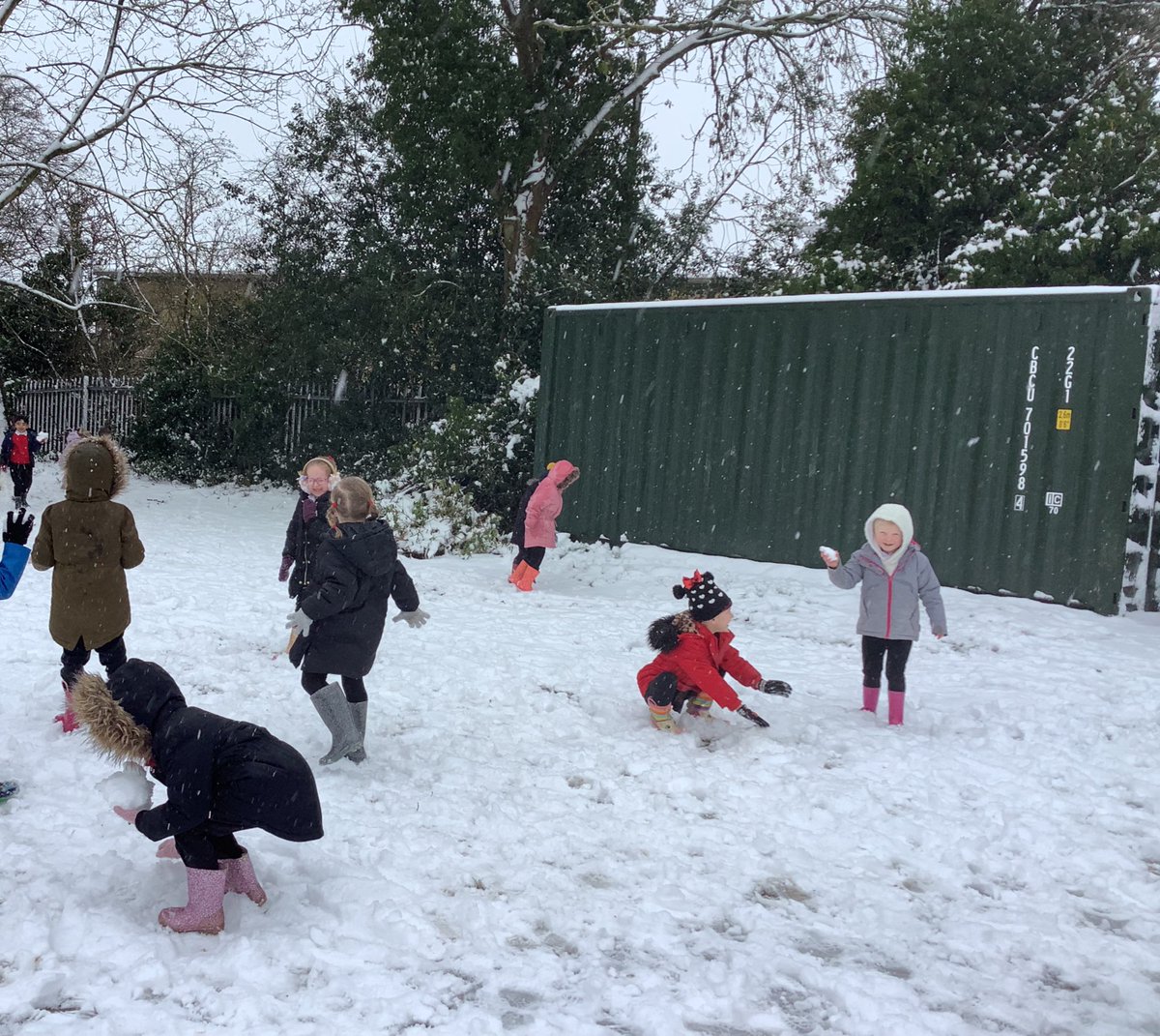 We have had a lovely play in the snow this morning! #funinthesnow #snowinmarch but now it’s raining! 🙁☔️