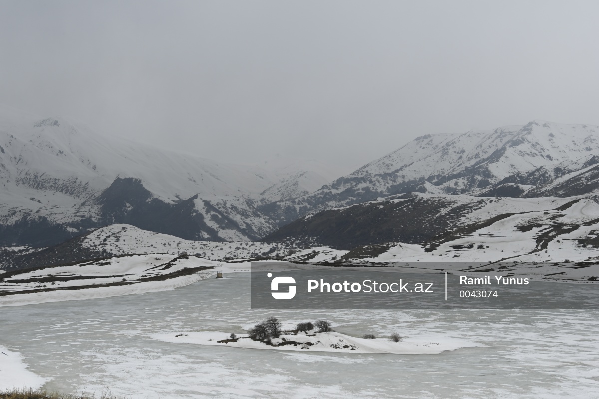 PhotoStockaz's tweet photo. Naxçıvanda yerləşən donmuş Batabat gölü
#naxçıvan #batabatgölü #buz #sahə #göl #torfluada #karbonat #hidrokarbonat #bulaq #müalicə #iqlim #dağ #azərbaycan #photo #stock #Azerbaijan #Baku #streetphotography #lake #ecology
🗻 Ətraflı: https://t.co/2fFB6oCLi0 https://t.co/tbgtWrqgnc