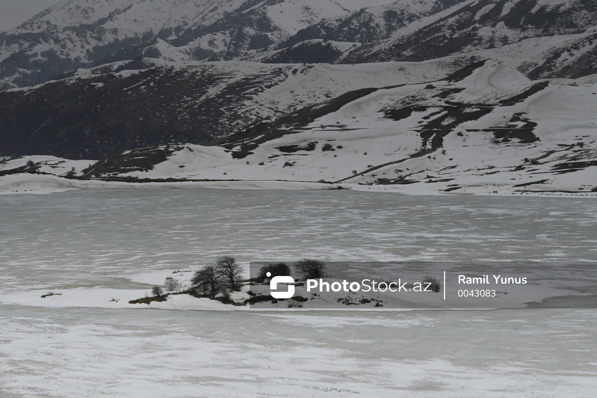 PhotoStockaz's tweet photo. Naxçıvanda yerləşən donmuş Batabat gölü
#naxçıvan #batabatgölü #buz #sahə #göl #torfluada #karbonat #hidrokarbonat #bulaq #müalicə #iqlim #dağ #azərbaycan #photo #stock #Azerbaijan #Baku #streetphotography #lake #ecology
🗻 Ətraflı: https://t.co/2fFB6oCLi0 https://t.co/tbgtWrqgnc