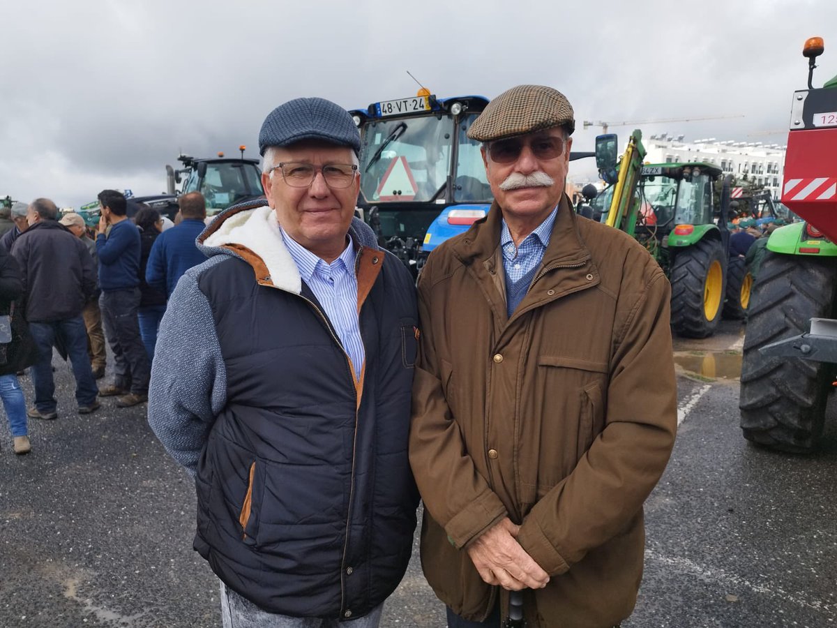 Mais de 700 tratores páram o Alentejo! Hoje, em Beja, dia de mais um protesto “contra a incompetência de quem nos governa”! Contam com o apoio do CHEGA aos agricultores da região pois estamos representados pelo nosso Coordenador Distrital Dr. Mário Cavaco, com Presidente da CAP.