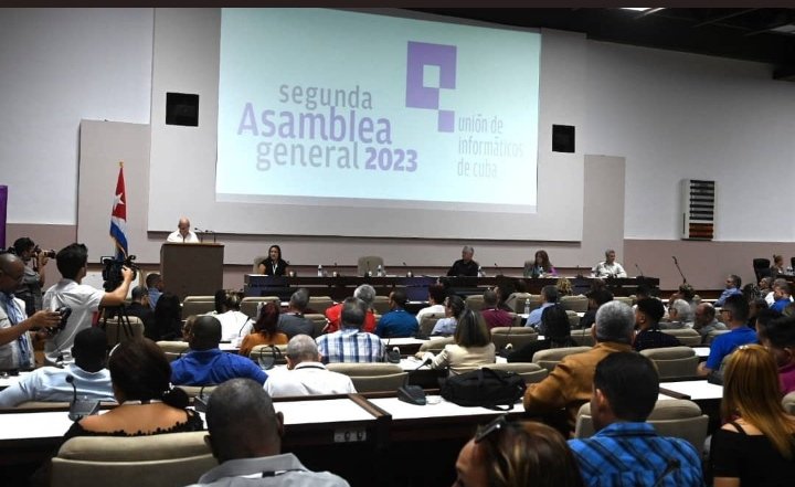 Presidente Miguel @DíazCanel llama a la solución de problemas en la informatización y a  impulsar la transformación digital de la sociedad, en II Asamblea General de Unión de Informáticos de <a href="/Cuba/">@cuba</a> <a href="/UIC_Cuba/">Unión de Informáticos de Cuba</a>
<a href="/ElbaRosaPM/">Elba Rosa</a>
<a href="/SANTANACITMA/">JOSE FIDEL SANTANA NUÑEZ</a>
<a href="/adianez_taboada/">Adianez Taboada</a>
<a href="/ArmandoRguezB/">Armando</a>
<a href="/citmacuba/">Ministerio de Ciencia, Tecnología y Medio Ambiente</a>