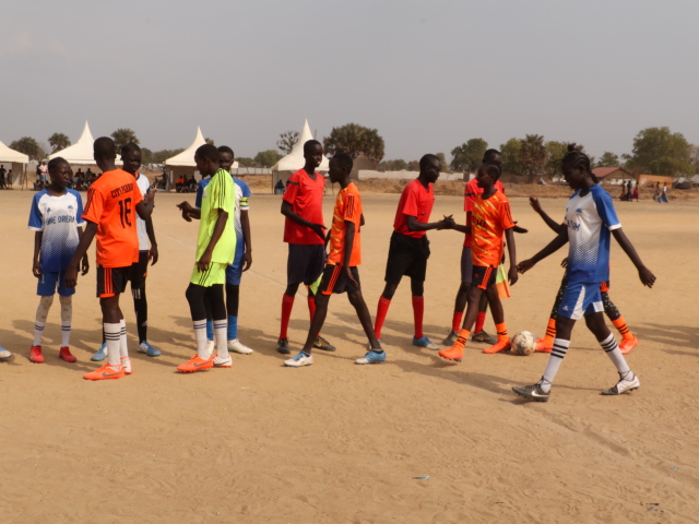 A all-female football ⚽match among two local teams was the highlight of #IWD2023 celebrations in Jonglei, #SouthSudan 🇸🇸 as it 
✅ promoted inclusivity
✅built trust and camaraderie among cheering spectators
#PeaceBegins #WomenPeaceSecurity