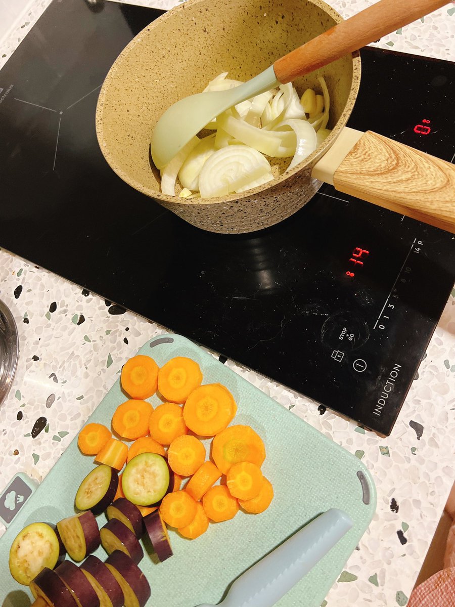 Tencha Darjeeling 🍵🫖 Teapot Vtuber on Twitter "Dinner Tencha hari ini curry rice 😋"