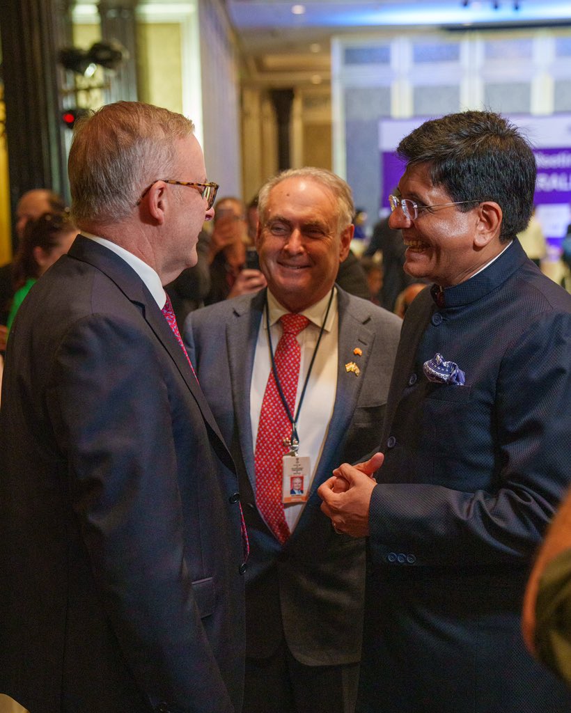 AustradeIndia's tweet photo. Indo-Aus partnership is flourishing. 🎉
Hon. PM @AlboMP addressed the Australia-India CEO Forum with Indian Commerce &amp; Industry Min @PiyushGoyal. Min for Trade &amp; Tourism, Senator the Hon Don Farrell and Min for Resources &amp; Northern Australia, @MadeleineMHKing were also present. https://t.co/8ttBbryn0o