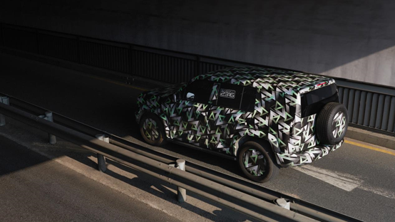 chinacarstravel's tweet photo. BYD is going after the G-Wagon with the F brand! 

Power is 500kW from a PHEV drivetrain with range of 1200km. 

This is a serious off-roader with front and rear diff-locks and a non-load bearing body structure. 

#BYD #Fbrand  #ElectricVehicles #offroad #GWagon https://t.co/xBoUf6kki8
