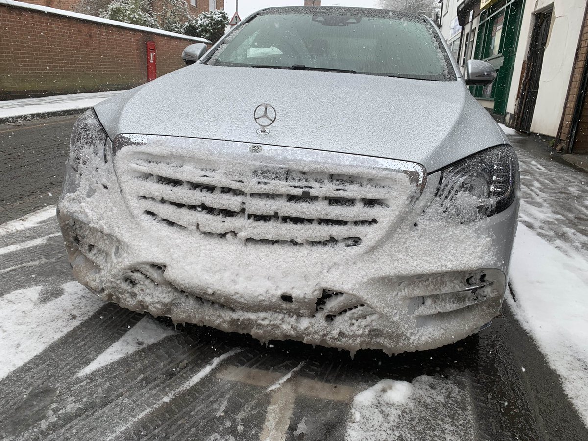 M2Transfer's tweet image. The M2 chauffeur team is doing an excellent job in extreme conditions, ensuring the safe and timely delivery of passengers. Their dedication and hard work deserve recognition. We’ll be tracking routes and will in touch if collection times need adjusting.