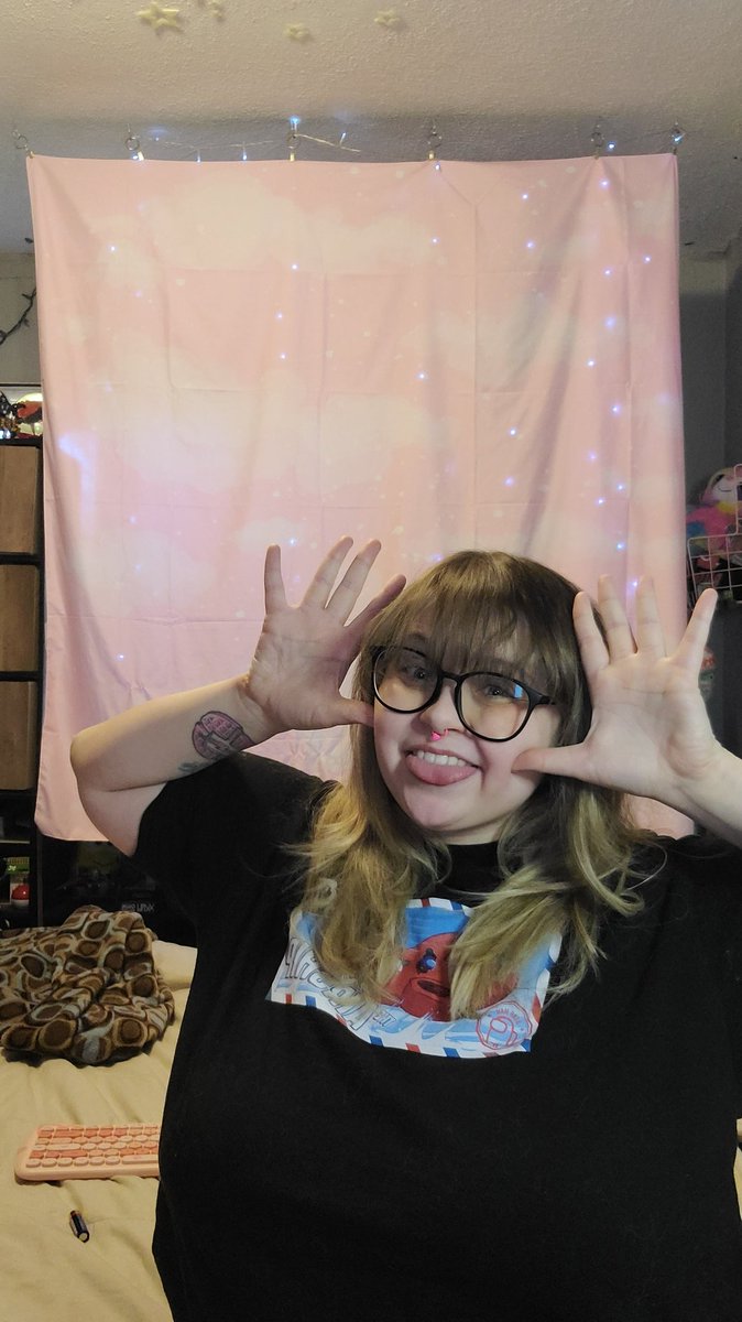 would it be a bubbly stream if I wasn't late lol. 

we are playing BOTW. 
hoping to conquer a divine beast today. 

Please come in. 

we are also raising money for #EatingDisordersAwareness!