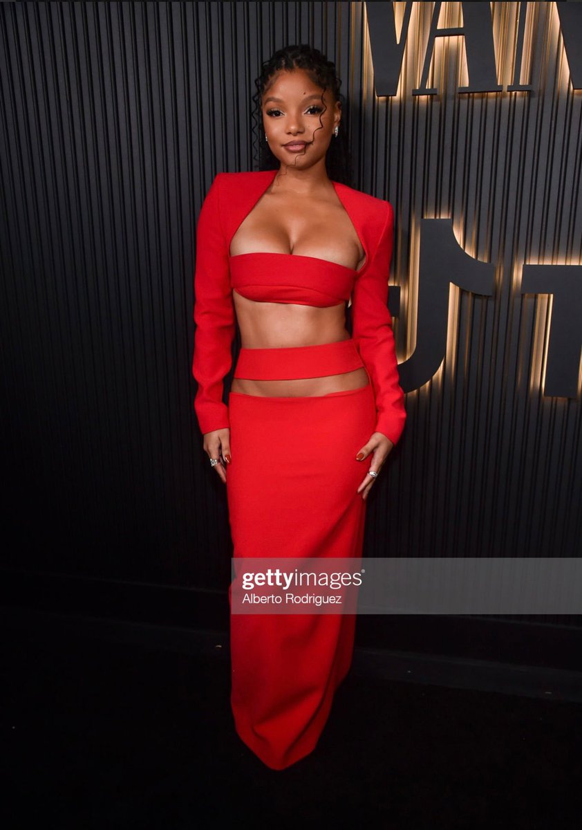 ♥️ lady in red ♥️