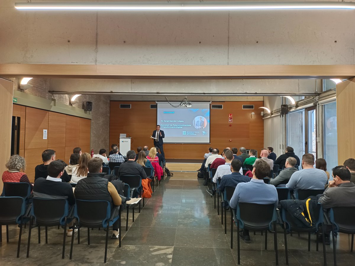 TICSud's tweet image. Un luxe comptar amb el Secretari de Telecomunicacions i Transformació Digital de la @gencat a l&apos;assemblea #TICSud!

🗣️ @sergimarcen ha destacat la importància de la col·laboració público-privada i de la unió entre empreses per optar a grans projectes.

#ComunitatTICSud