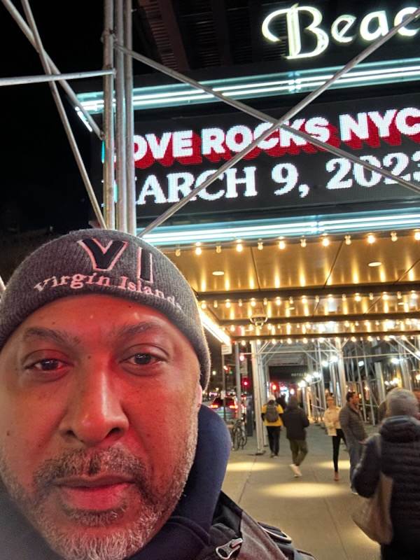 Time to get to <a href="/BeaconTheatre/">Beacon Theatre</a> on time. In-person tickets for tonight's <a href="/godslovenyc/">God's Love We Deliver</a> #loverocksnyc event are sold out.

Streaming tickets from <a href="/FansBelongHere/">FANS</a> are still available. Check out my Link in Bio. (🔝 ⬆️<a href="/CampsiteBio/">Campsite.bio</a>)

#carryon