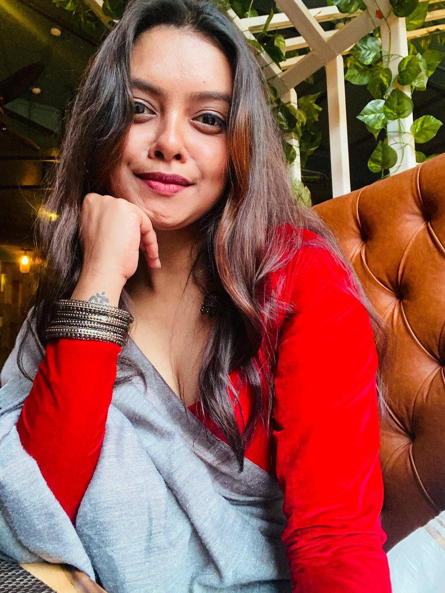 Miss_Dhar's tweet photo. Nomoshkar🙏🏻♥️ https://t.co/NFZUDN5jjF
