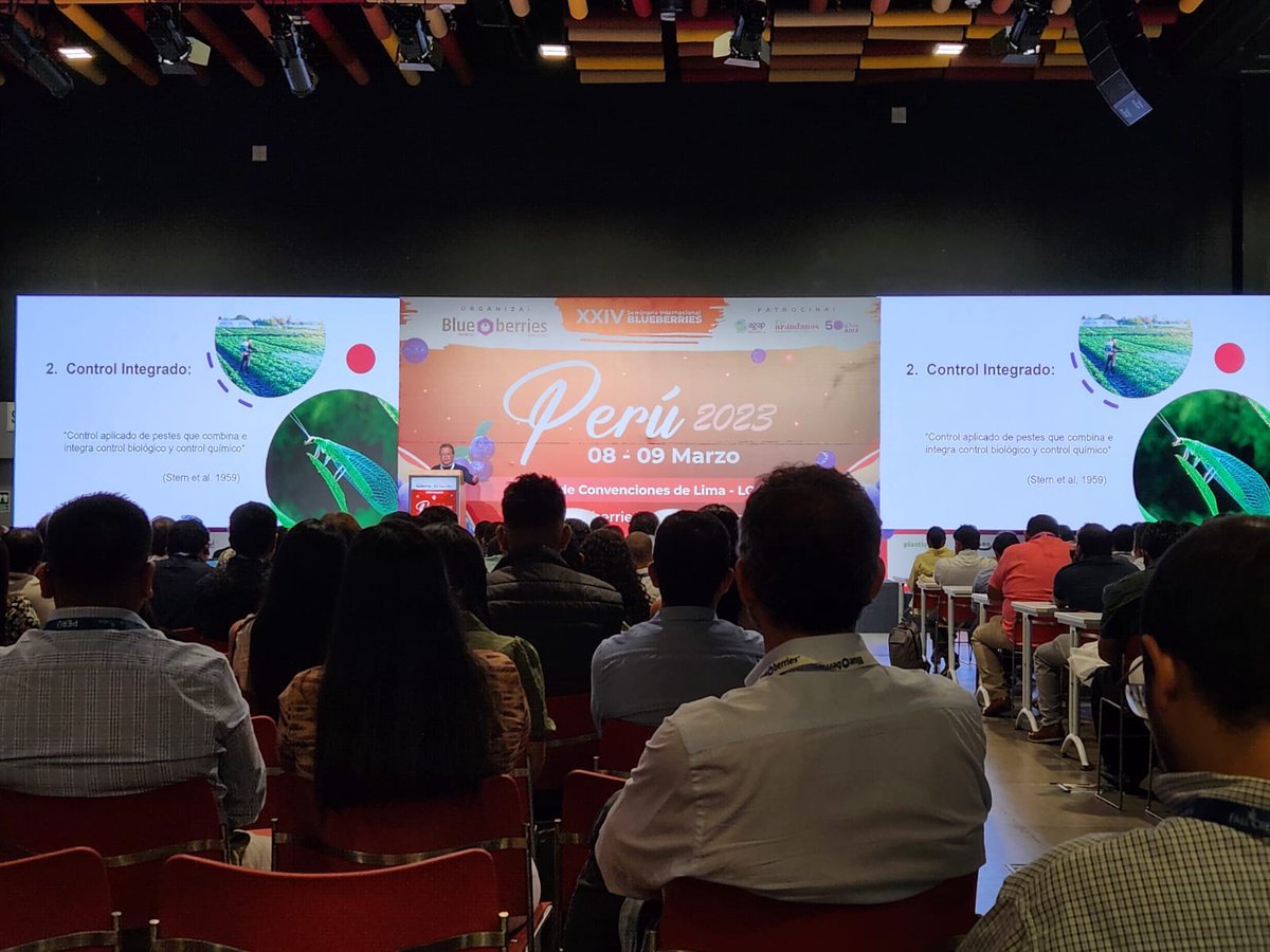 PrivaMX's tweet photo. ¡Estamos en Perú!

Toda una experiencia asistir al 𝗫𝗫𝗜𝗩 𝗦𝗲𝗺𝗶𝗻𝗮𝗿𝗶𝗼 𝗜𝗻𝘁𝗲𝗿𝗻𝗮𝗰𝗶𝗼𝗻𝗮𝗹 𝗕𝗹𝘂𝗲𝗯𝗲𝗿𝗿𝗶𝗲𝘀 🫐

#Seminario #Blueberries #Priva https://t.co/HsKAB2RK6X