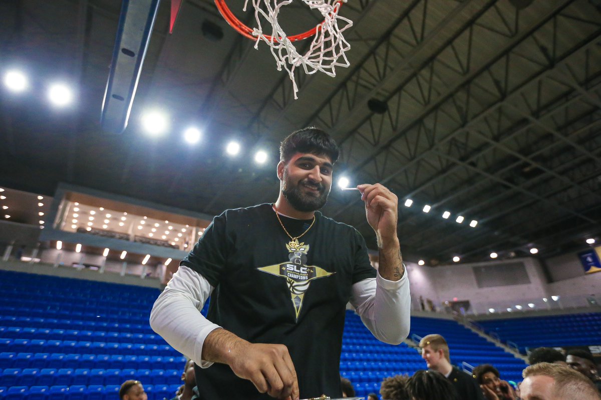 JasmanSangha_'s tweet photo. 2x conference champ. 1x regular season champ. Unreal experience. On my way to the big dance #Winner https://t.co/cQGR7NwBVY