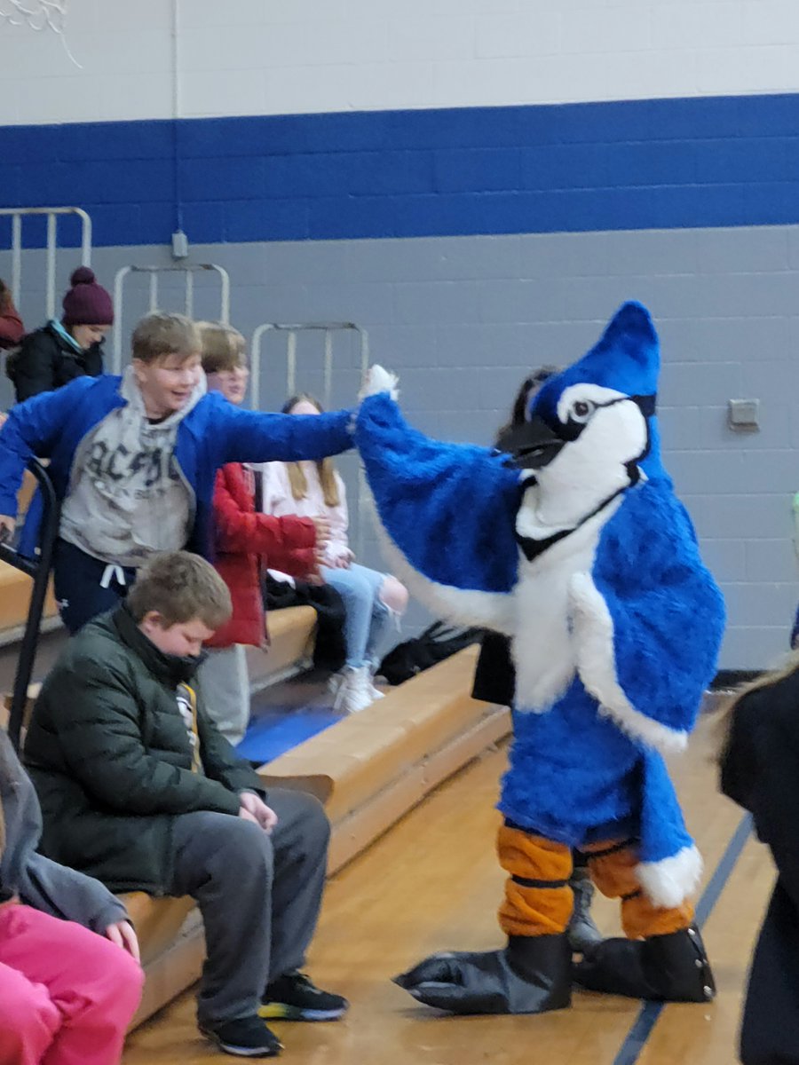 BF_Intermediate's tweet photo. BFIS is excited and cheering for the Bluejays at State today!! Go Jays!!! https://t.co/53qxtfiNim