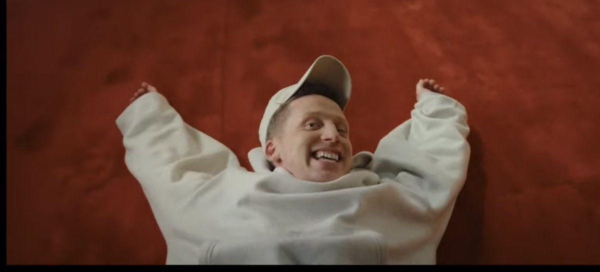 Rsin_A7's tweet image. Fans every time Nate releases something 😂