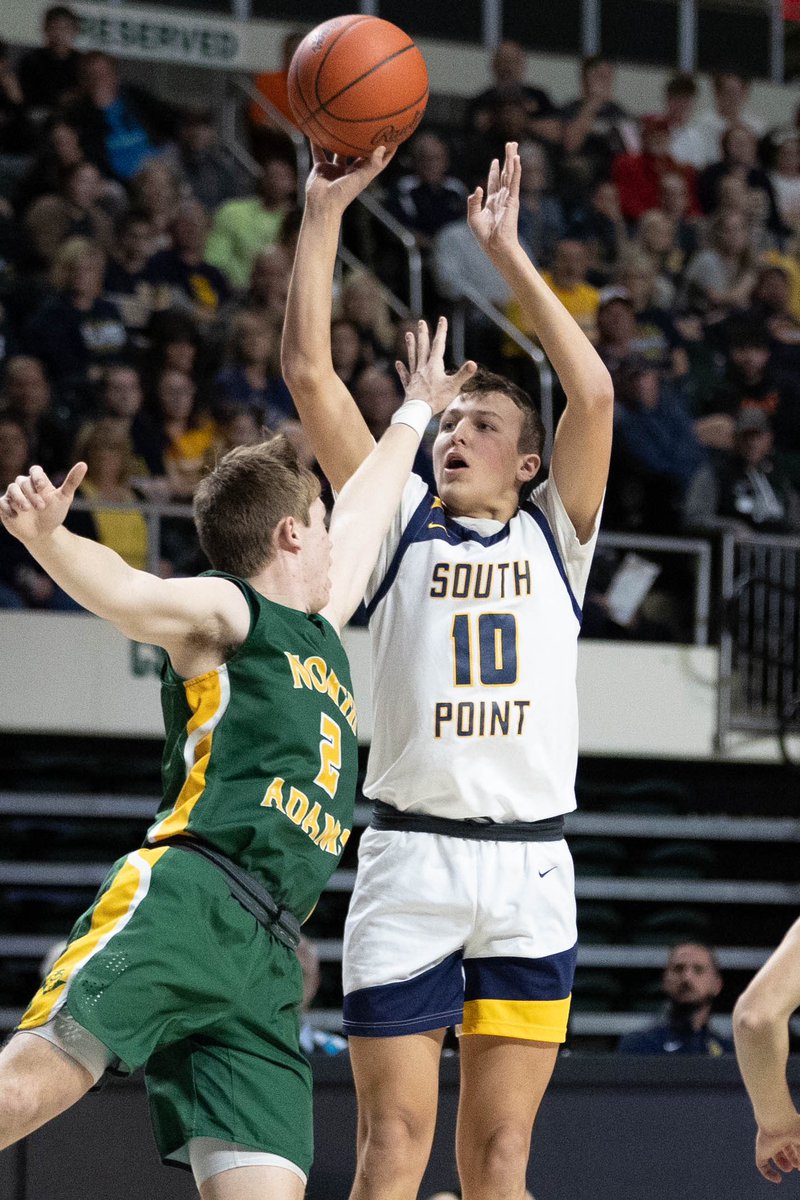 Take a look at 📸 (via <a href="/corydhall/">Cory Hall</a>) from <a href="/SPHS_Pointers/">South Point Athletics</a> and North Adams’ matchup in a Division III regional semifinal on Wednesday.

FULL GALLERY: sosportsauthority.smugmug.com/BOYS-HOOPS/Win…